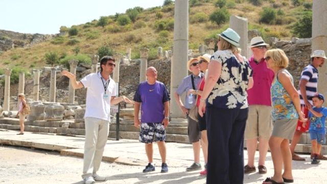 Yeni Turist Rehberliği Meslek Kanunu yayımlandı: Kanunda ne gibi şartlar var?